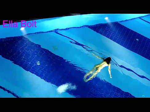 ❤️ Je ne peux pas m'arrêter de regarder, jeune blonde prise en train de nager nue dans la piscine de la station ELLA BOLT. ❤ Porno at us fr.porngipfy.ru  ☑