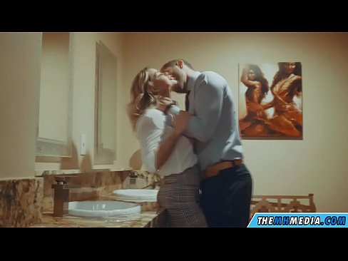 ❤️ Quand une blonde plantureuse vous séduit dans des toilettes publiques. ❤ Porno at us fr.porngipfy.ru  ☑